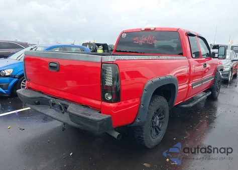 2004 Chevrolet Silverado 1500 Ls z USA, uszkodzony, nr VIN 2GCEC19T641141925